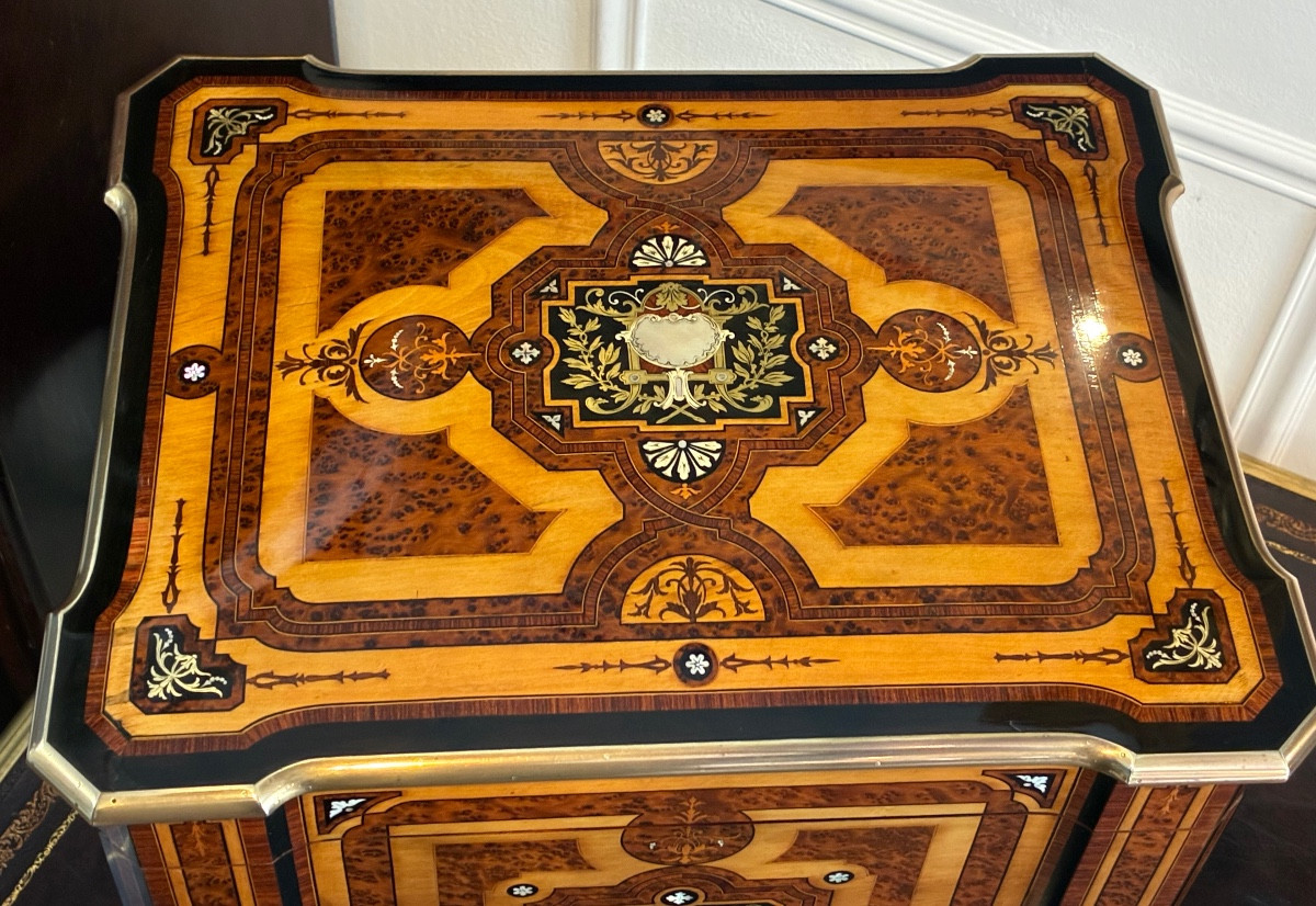 Grande cave à liqueur Ep Napoléon III marqueterie miroir Cristal baccarat, 6 carafes 30 verres-photo-2