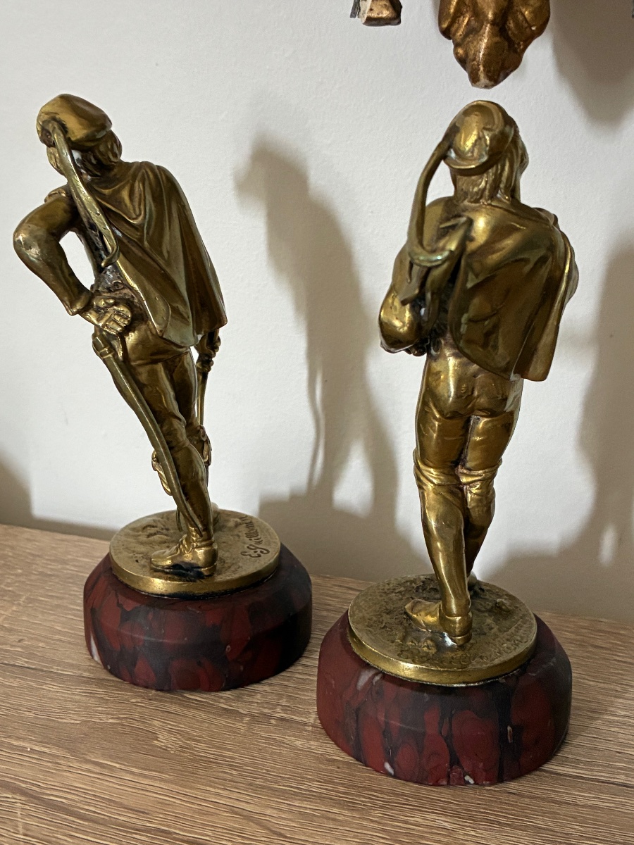 Paire de bronzes signés Émile Guillemin – Mousquetaires – Marbre rouge griotte – XIXe siècle-photo-3