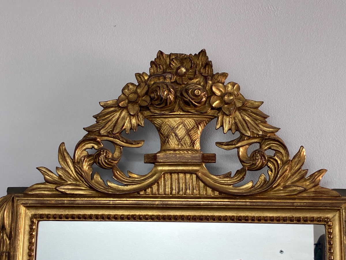 Miroir de style Louis XVI en bois sculpté et doré – Fronton au panier fleuri – H. 100 cm-photo-2
