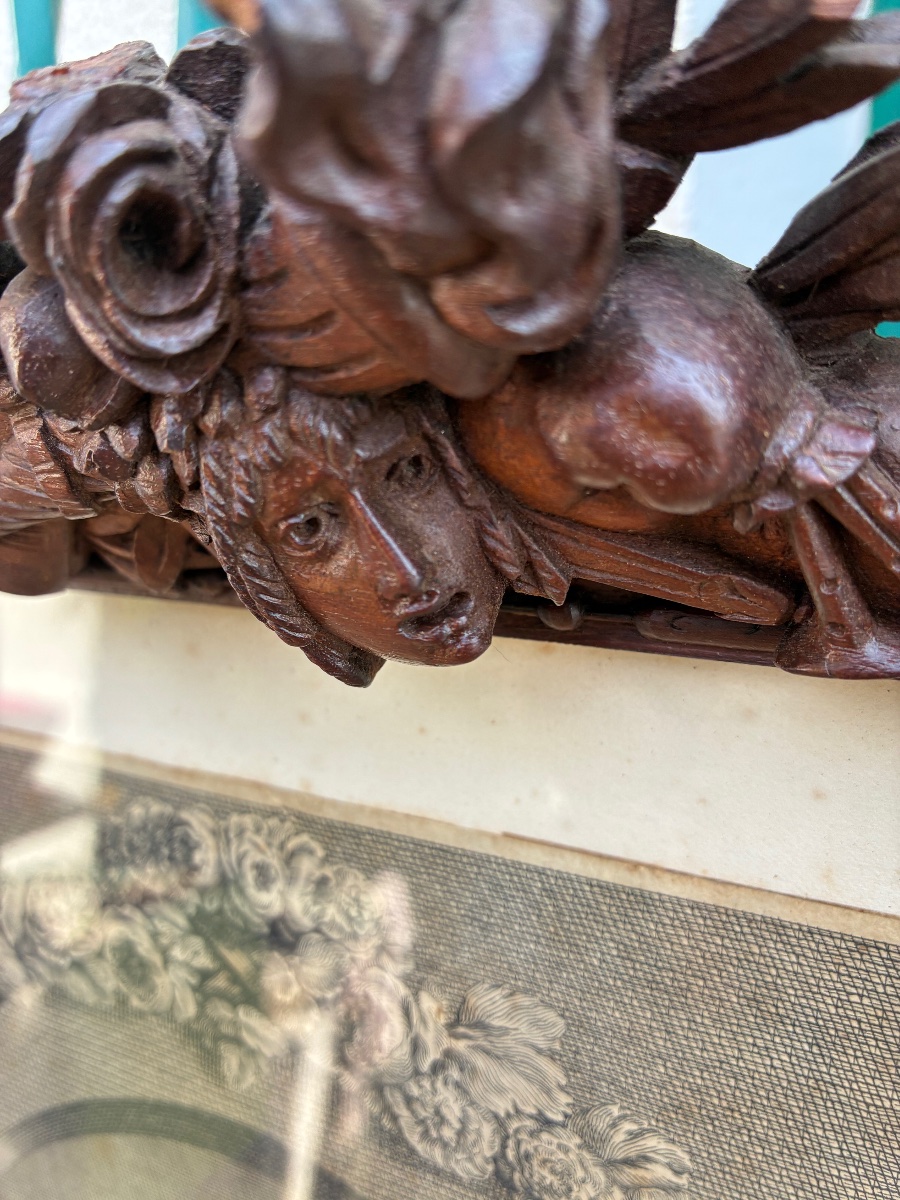Cadre néo-Renaissance XIXe noyer sculpté avec gravure du XVIIIᵉ siècle d’après Fragonard-photo-3