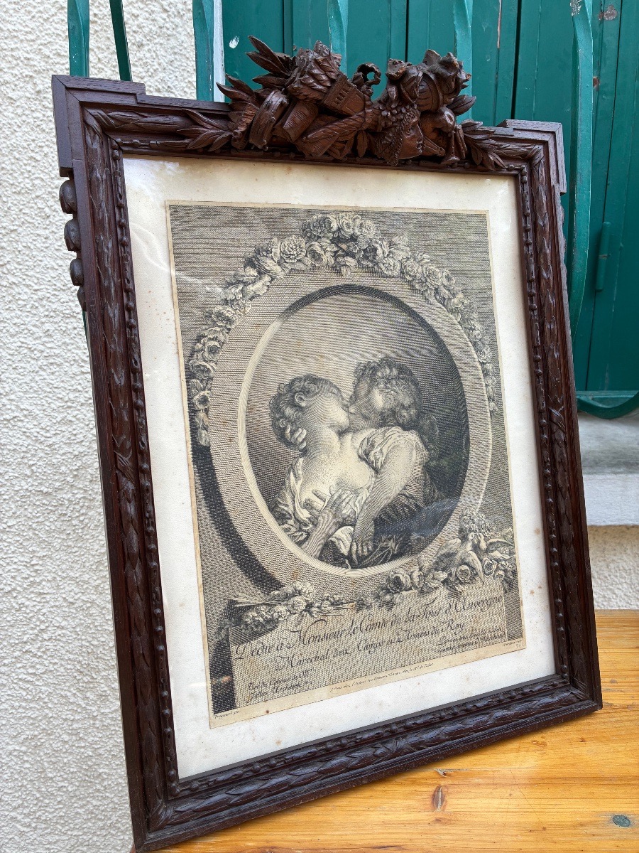 Cadre néo-Renaissance XIXe noyer sculpté avec gravure du XVIIIᵉ siècle d’après Fragonard