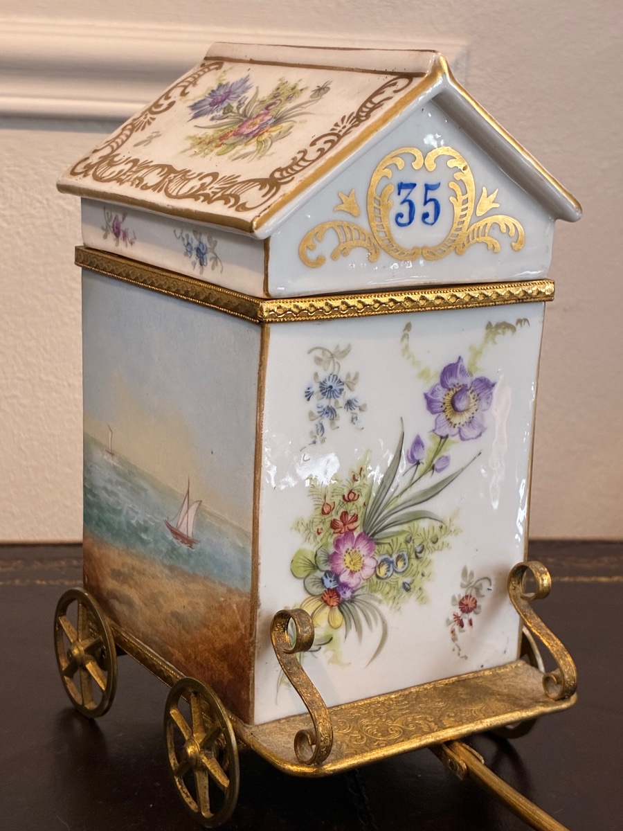 Polychrome Porcelain Box With Gilded Brass Mountings, Attributed To Samson, 19th Century-photo-2