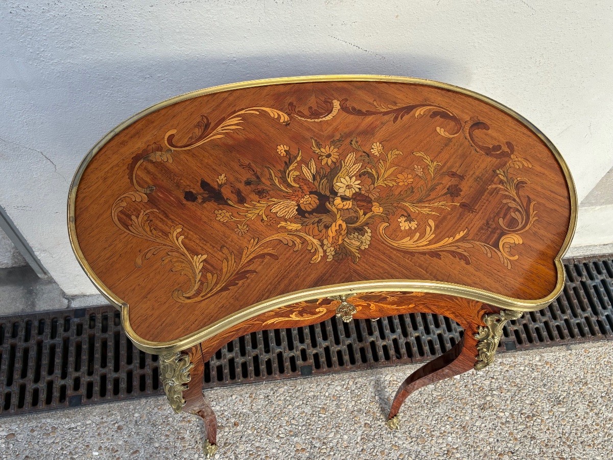 19th-century Curved Kidney-shaped Table With Floral Marquetry And Bronze, Louis XV Style-photo-1