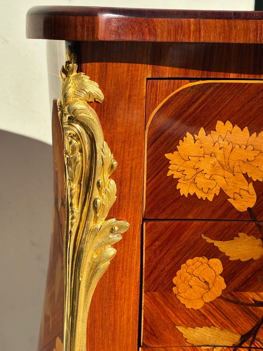 19th-century Louis XV-style Coffee Table With Floral Marquetry, Writing Desk, And Gilded Bronze Accents -photo-3