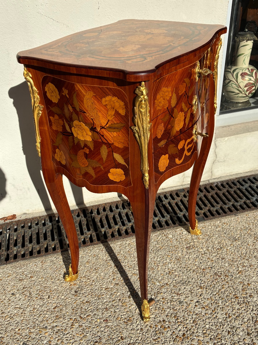 19th-century Louis XV-style Coffee Table With Floral Marquetry, Writing Desk, And Gilded Bronze Accents -photo-2