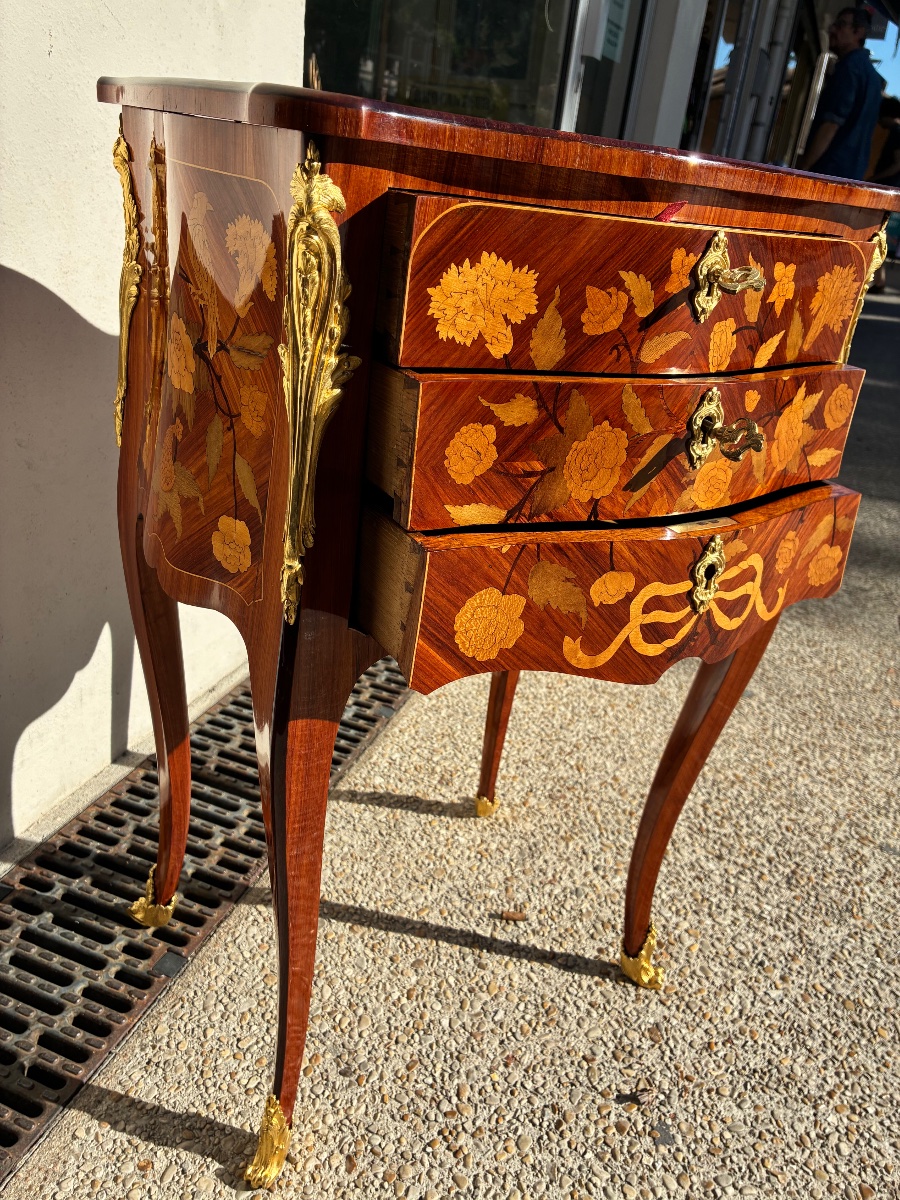 19th-century Louis XV-style Coffee Table With Floral Marquetry, Writing Desk, And Gilded Bronze Accents -photo-8