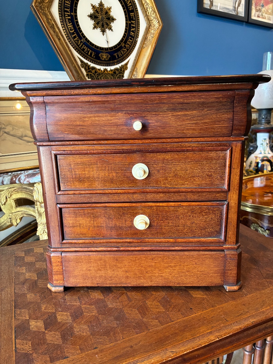 Louis-philippe-style Chest Of Drawers In Solid Mahogany, With A Rio Rosewood Top, 19th Century-photo-3