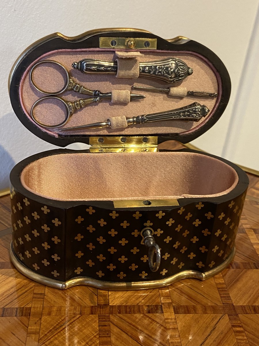 Coffret Boîte Nécessaire à Couture Galbé Marqueterie à La Reine époque Napoléon III 