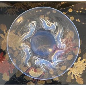 René Lalique – Assiette « Ondines » en verre opalescent, modèle 3003