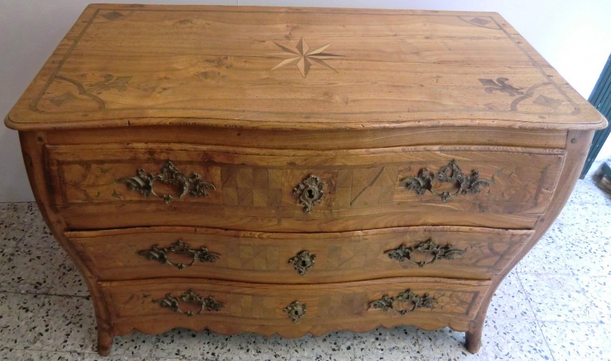 Commode Tombeau en Orme marquetée du Dauphiné Époque XVIII è Style Régence 82 X 115 X 61 Cm-photo-2