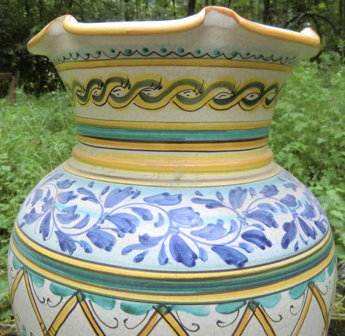 Grand Vase en céramique polychrome Décor floral et géométrique Origine : Sicile Hauteur : 53 cm-photo-2