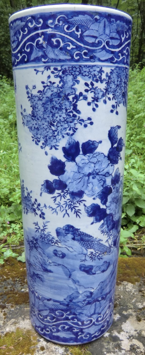 Grand Vase Rouleau en Porcelaine Bleue et Blanche Japon Décor Naturaliste  Haut : 62 cm-photo-2