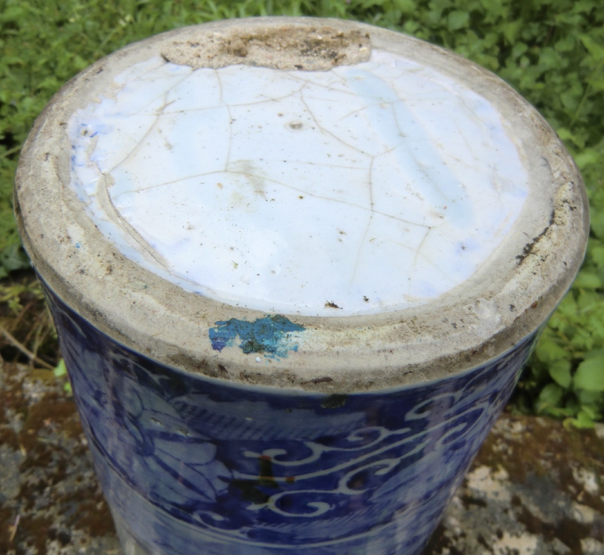 Grand Vase Rouleau en Porcelaine Bleue et Blanche Japon Décor Naturaliste  Haut : 62 cm-photo-5
