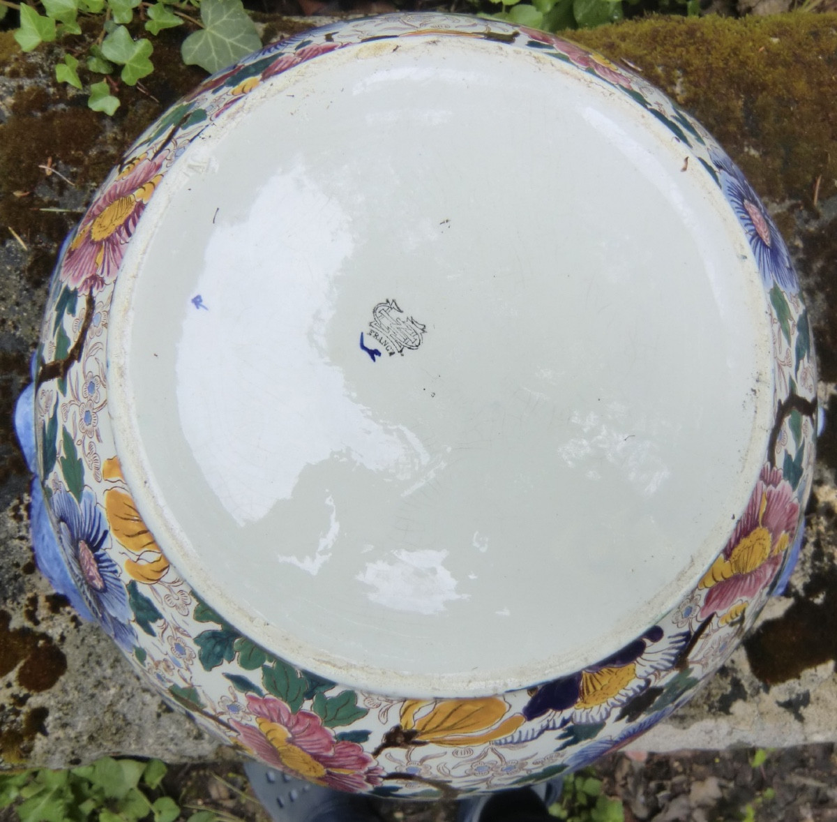 Large Polychrome Ceramic Flowerpot With Floral Decoration From The 20th Century. Height: 22 Cm X Width: 44 Cm.-photo-2