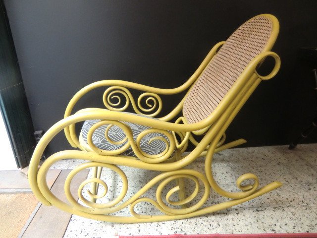 Rocking Chair En Bois Courbé Et Canné Style Thonet Époque 1900 Style Art Nouveau