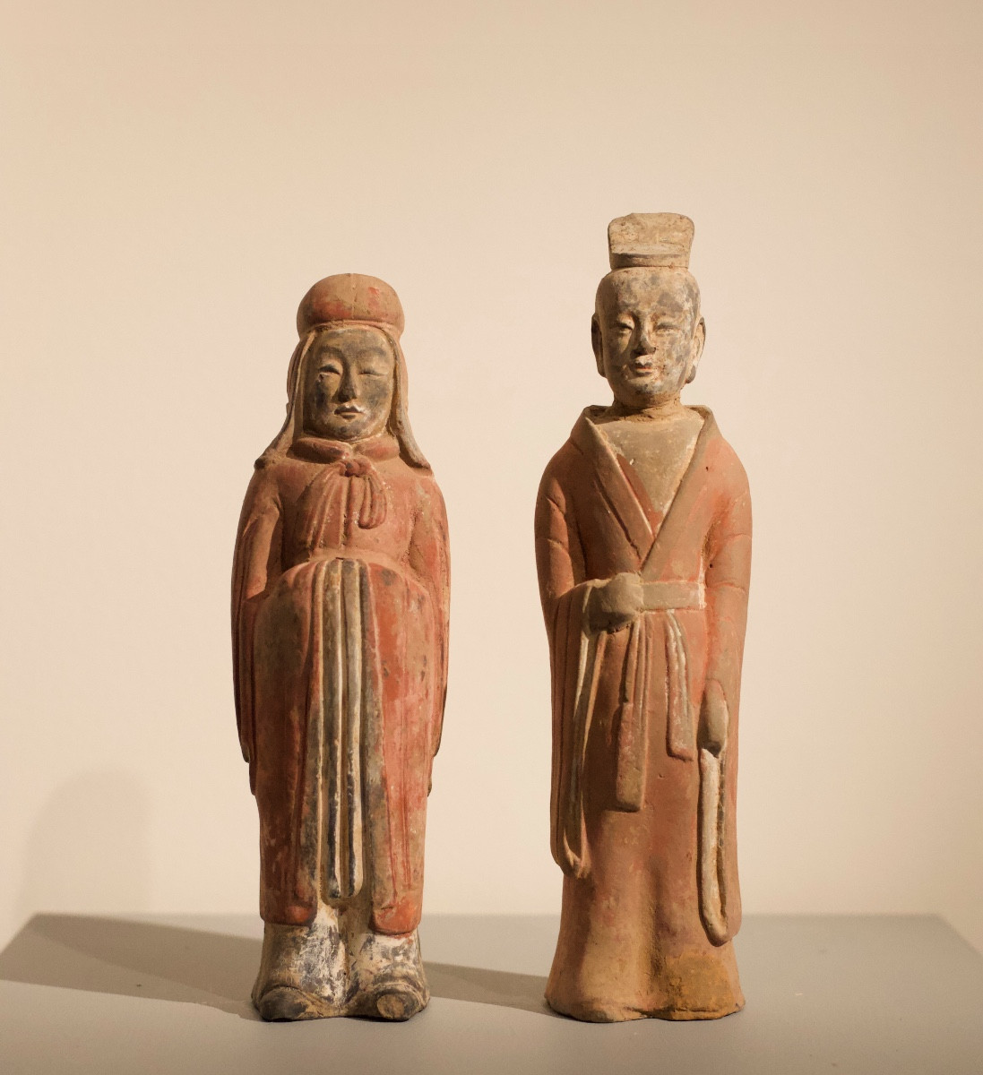Une paire de figurines Wei du Nord (386-535)