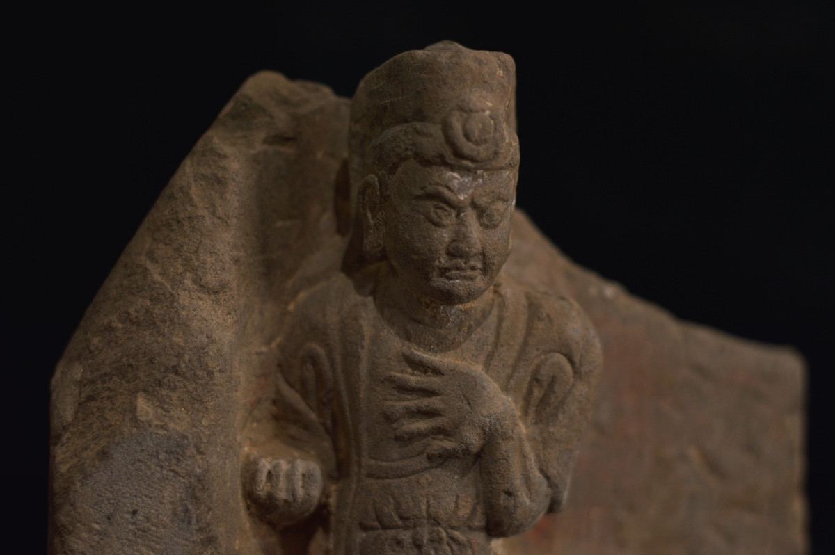 Fragment Of Buddhist Steele With Relief Of A Guardian And A Lion, Northern Wei (386-534)-photo-3