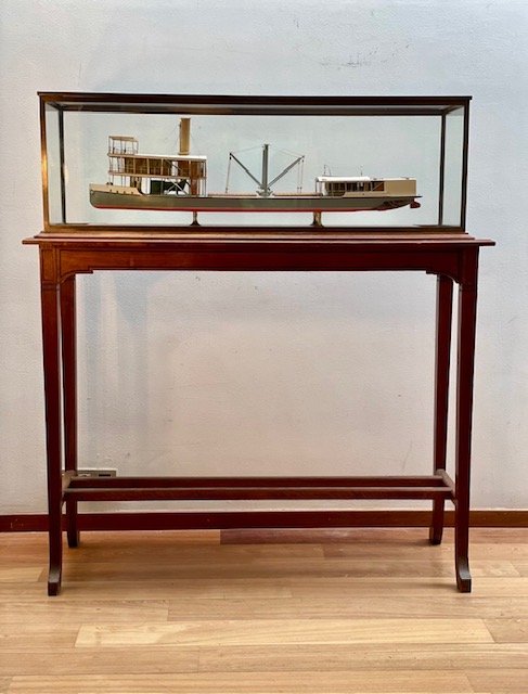 Maquette de bateau à vapeur (steamer)  Propulsion à 2 roues à aubes  Circa 1900/1910
