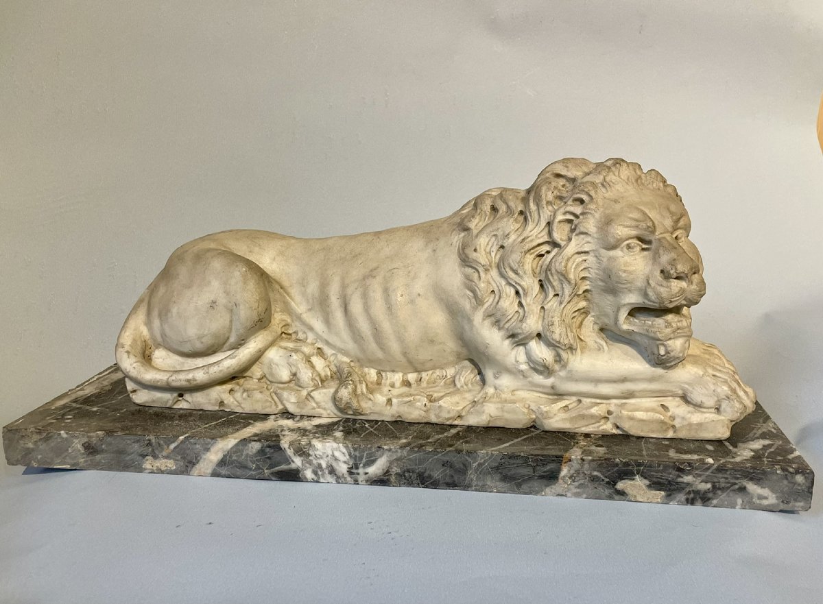 Lion en marbre d'aprés Canova