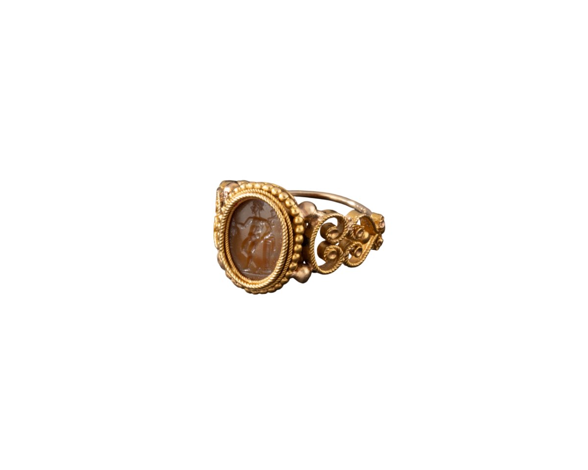 19th Century Gold And Agate Intaglio Ring-photo-4