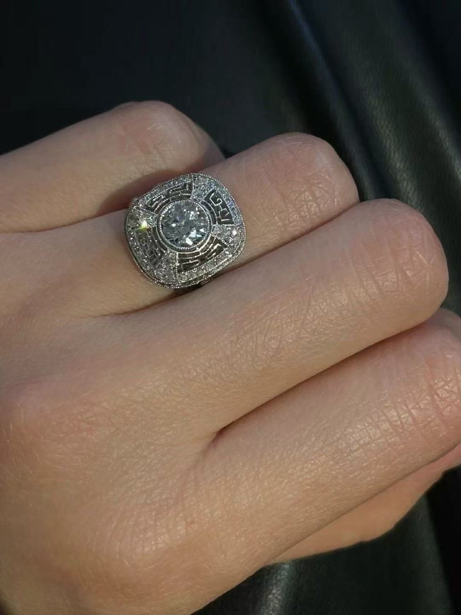 Art Deco Platinum And Diamond Ring-photo-1