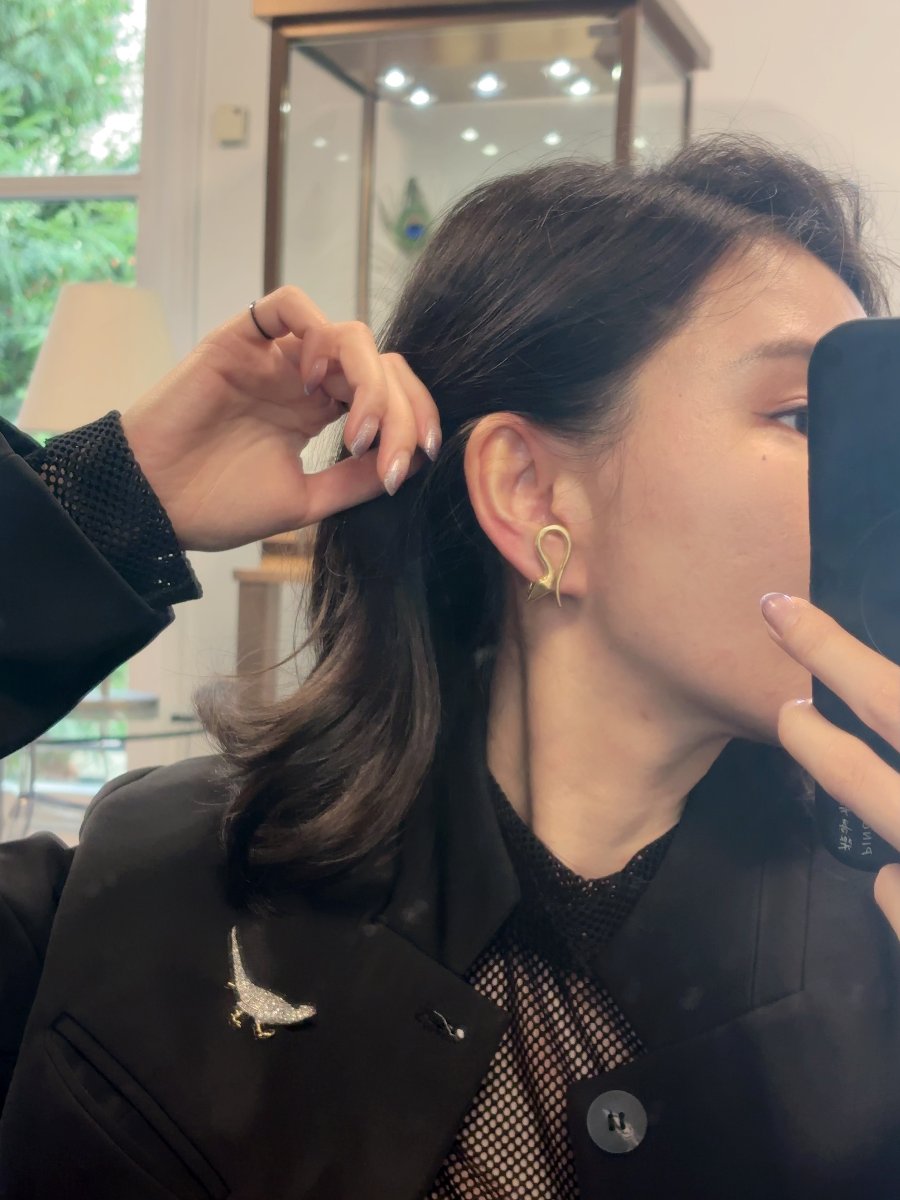 Lalaounis Pair Of 18k Gold Snake Ear Clips-photo-3