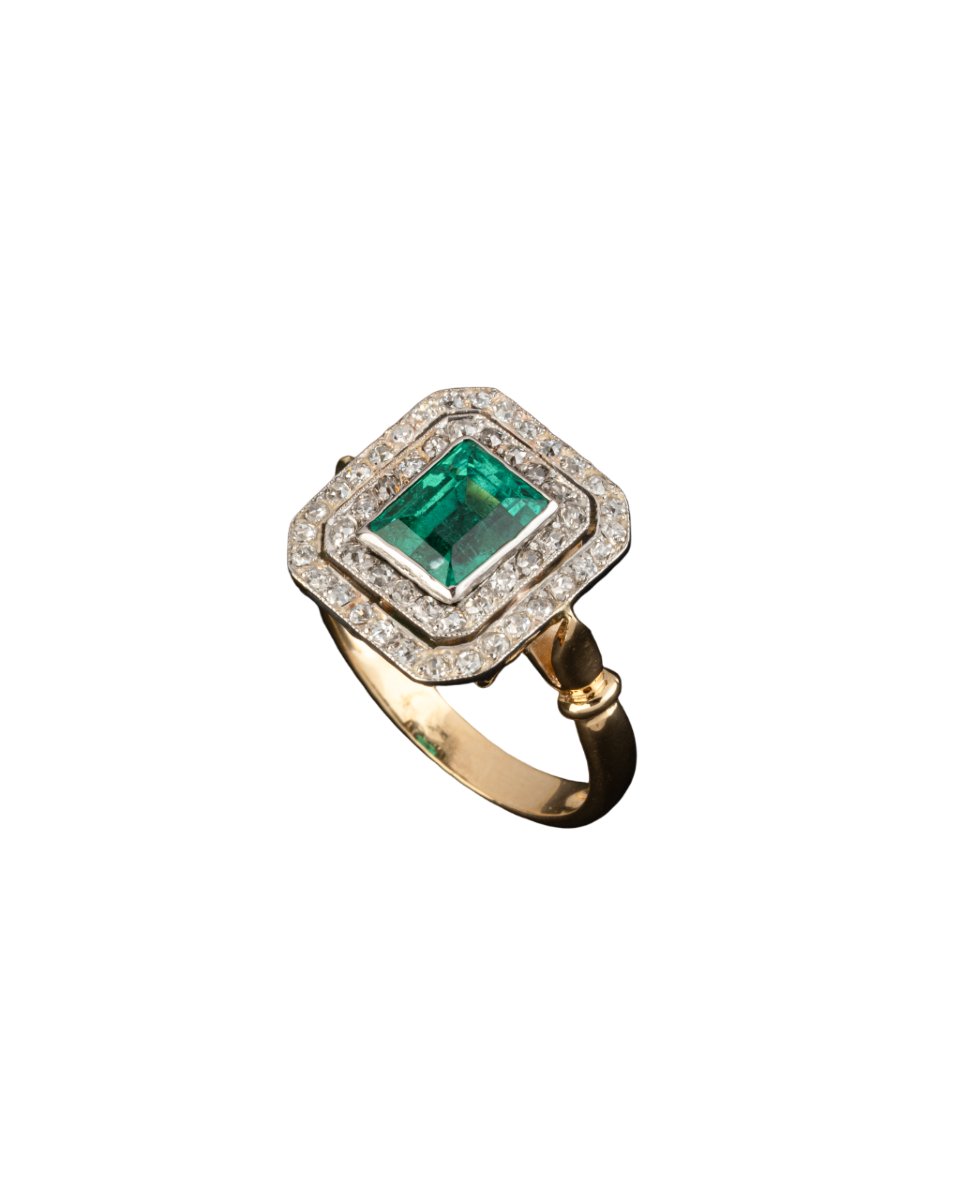Gold, Platinum, Emerald And Diamond Ring -photo-3