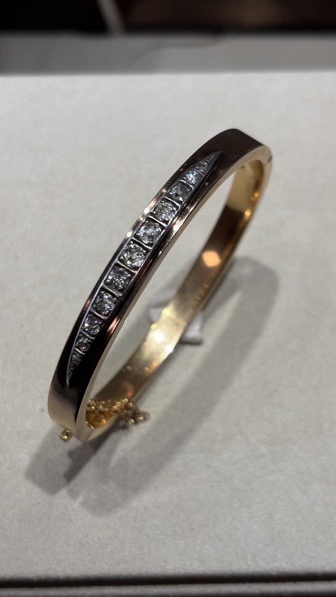 Rigid Opening Bracelet In 18k Gold And Diamonds-photo-3