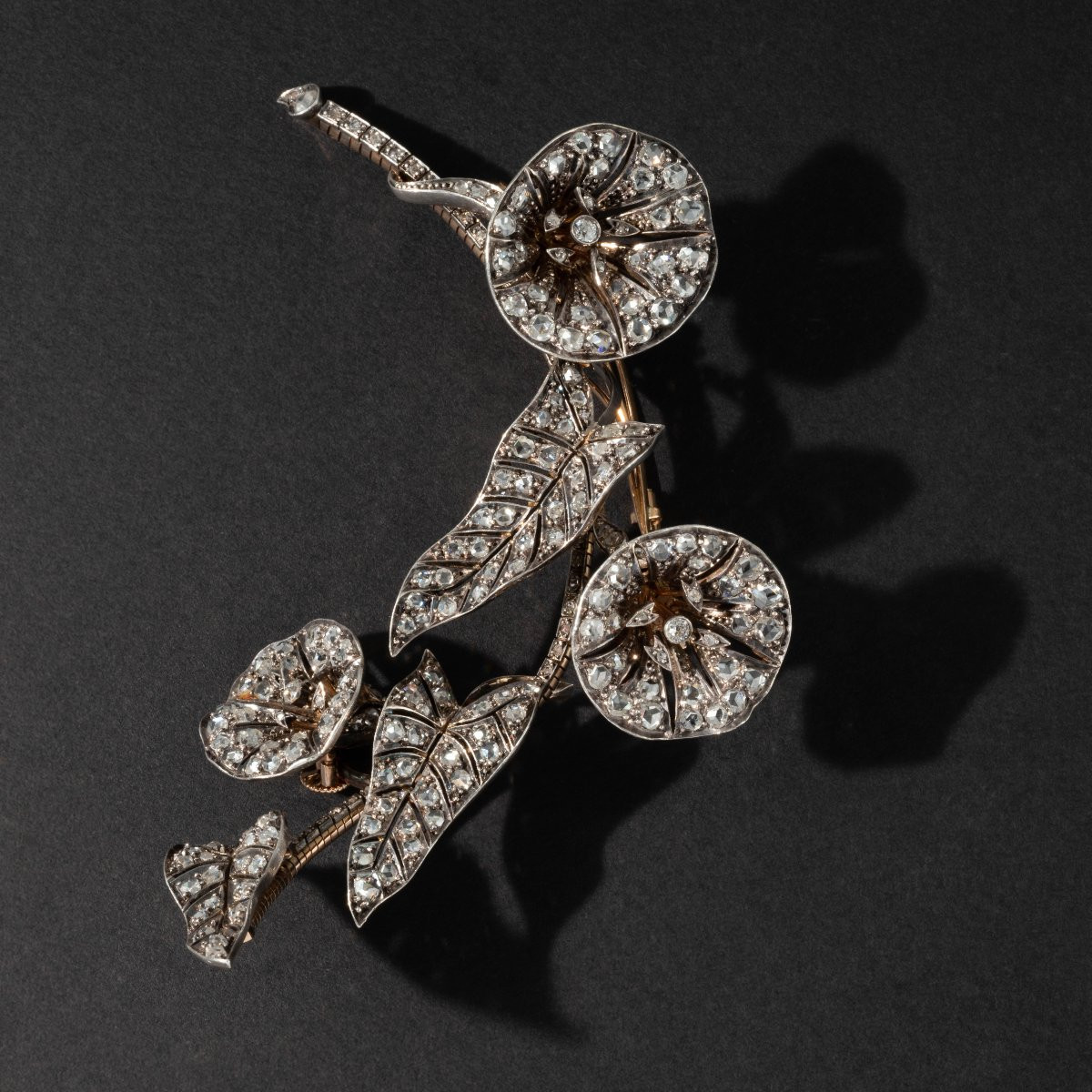 Broche Liseron en or 18k, argent et diamants, fin XIXe siècle-photo-4