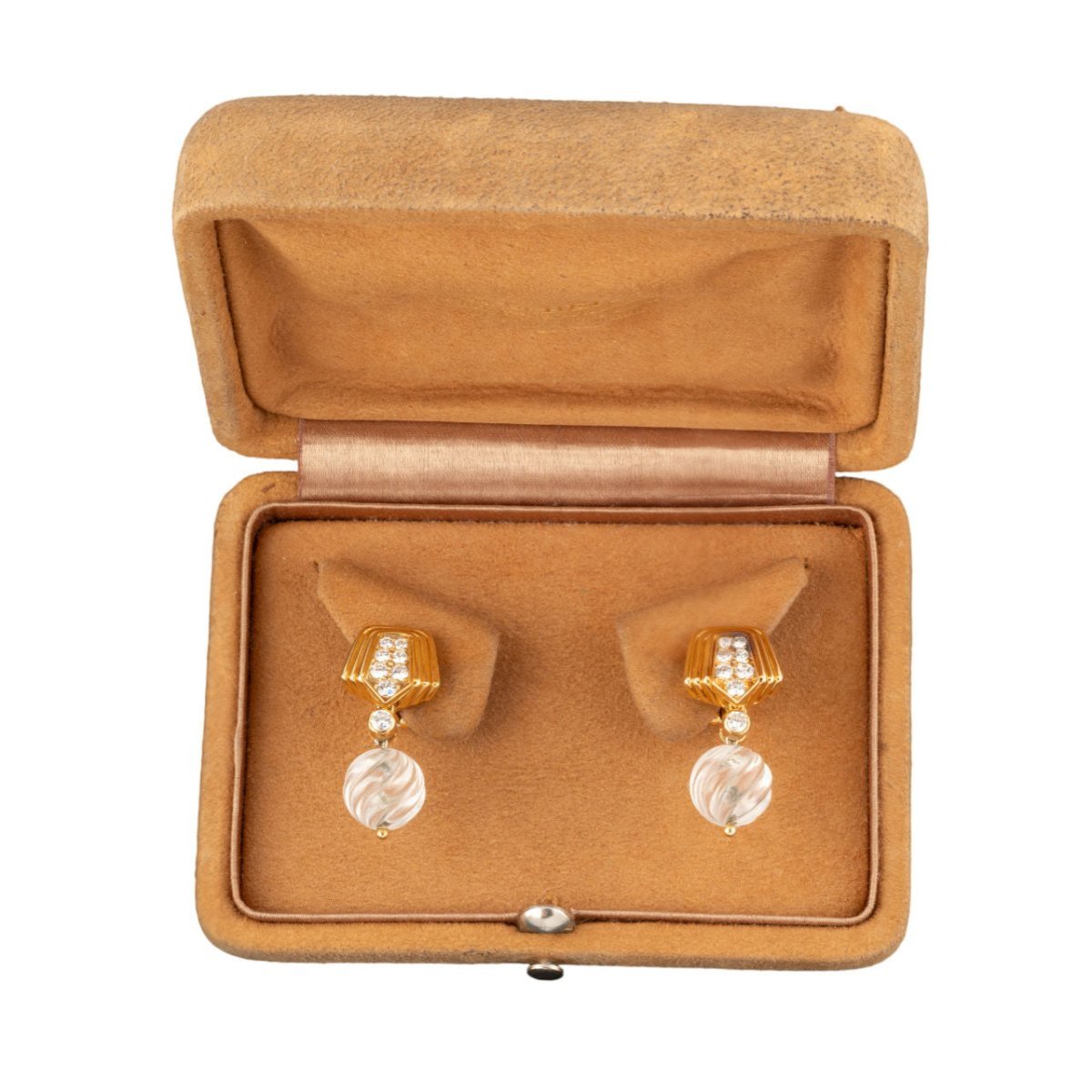 BOUCHERON Paire de pendants d'oreilles en or et diamants-photo-4