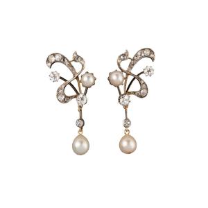 Paire De Boucles d'Oreilles En Or, Argent, Diamants Et Perles Fines Vers 1900