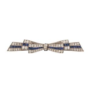 Broche Barrette Ruban en diamants et saphirs vers 1920