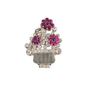 Broche floral en or blanc 18k, cristal de roche, diamants, rubis et saphirs