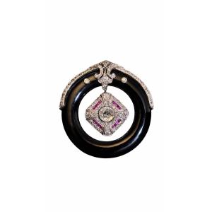 Pendentif anneau en or, platine, onyx et diamants, vers 1930