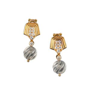 BOUCHERON Paire de pendants d'oreilles en or et diamants