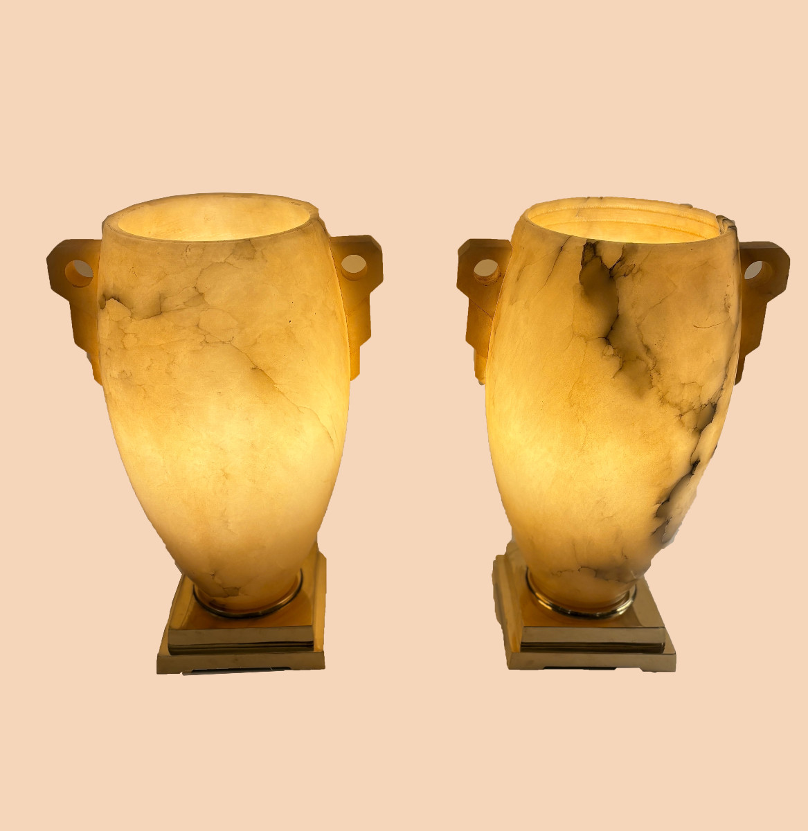 Paire de lampes en albâtre et en laiton doré 