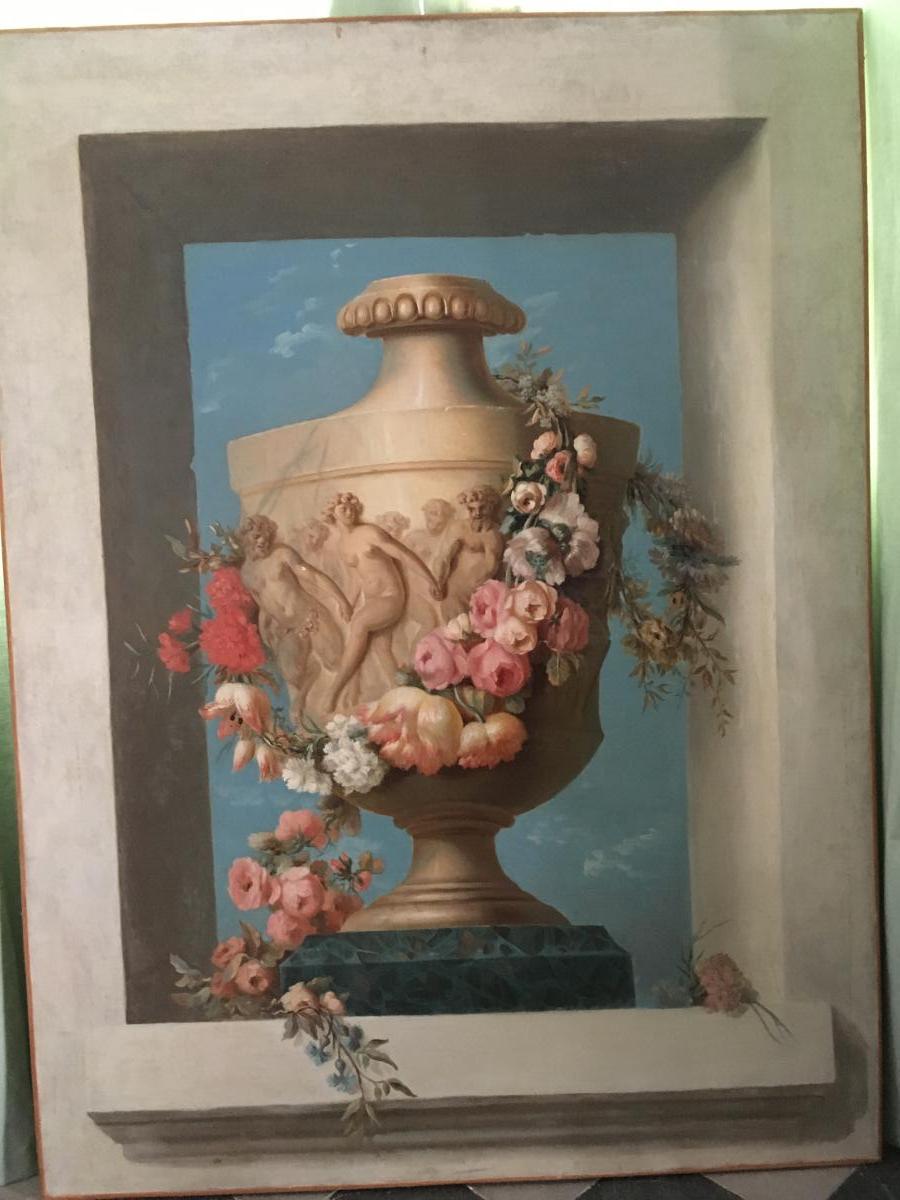 Important Tableau Representant Un Vase à Decor Mytholoqique Dans Une Niche -photo-2
