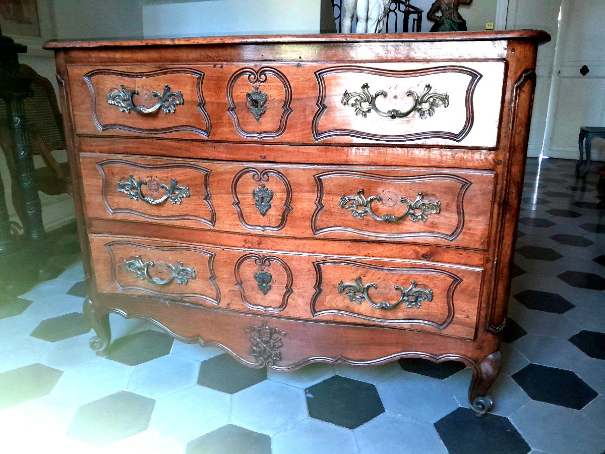 Chest Of Drawers In Walnut Opening By 3 Drawers. XVIII Eme