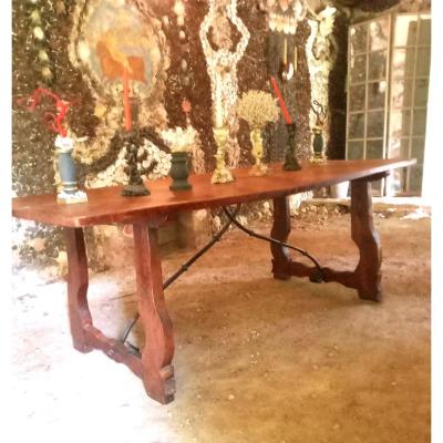 Spanish Table In Waxed Walnut. XIX Eme Period