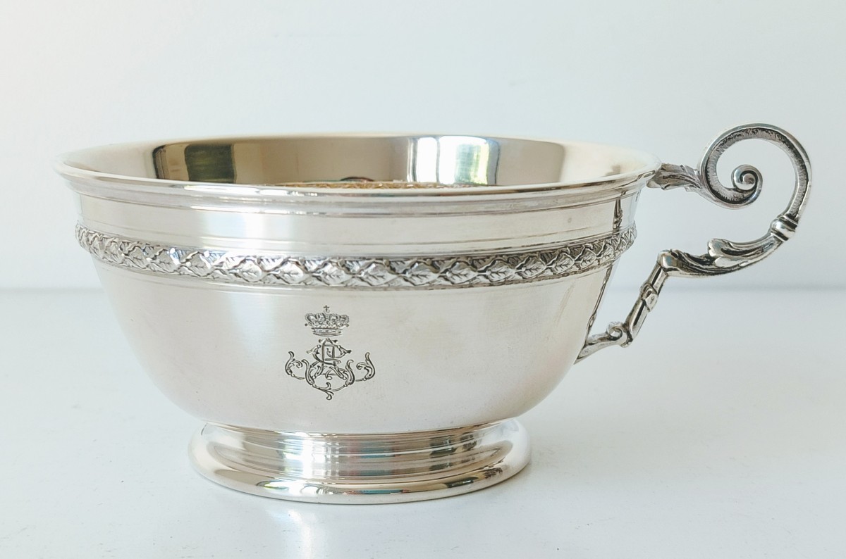 Tasse á chocolat armorié en argent massif -photo-2