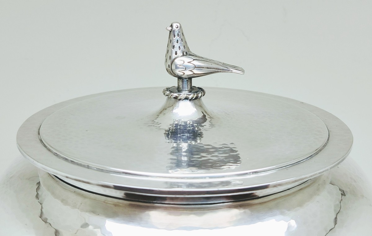 Art Deco Ciborium In Hammered Silver Metal -photo-3