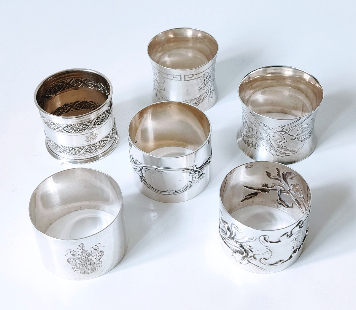 Six ronds de serviette en argent massif 