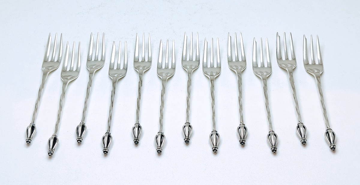 Twelve Sterling Silver Teaspoons And Twelve Cake Forks -photo-2