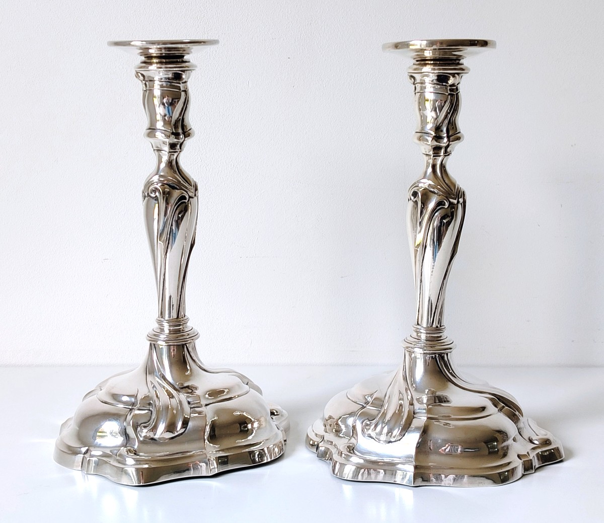 Une paire de bougeoirs en argent massif Augsbourg 1753-1755-photo-2