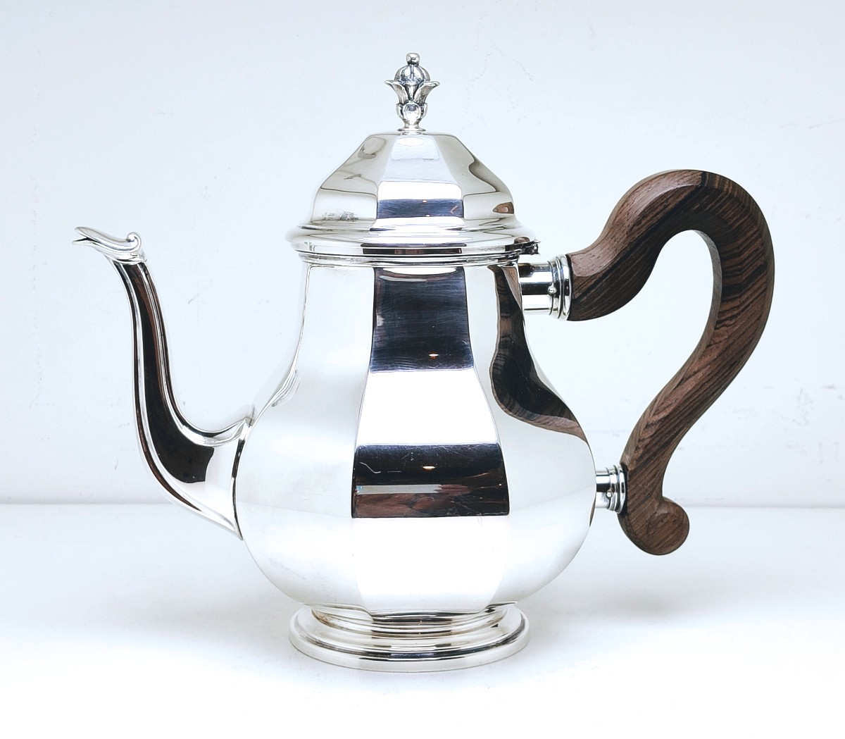 Théière en argent massif 