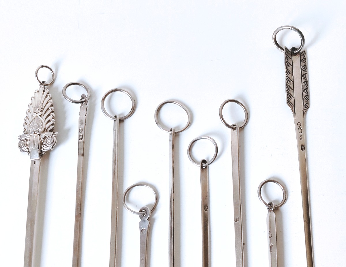 Neuf hâtelets, piques à brochettes en argent massif 18ème, empire 