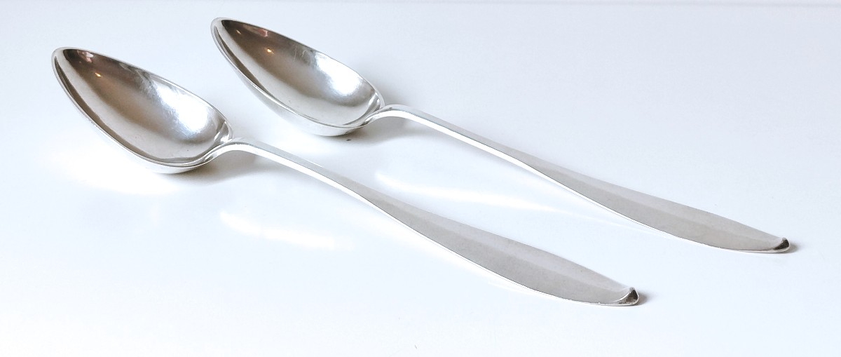 Une paire de cuillères à ragoût en argent massif 