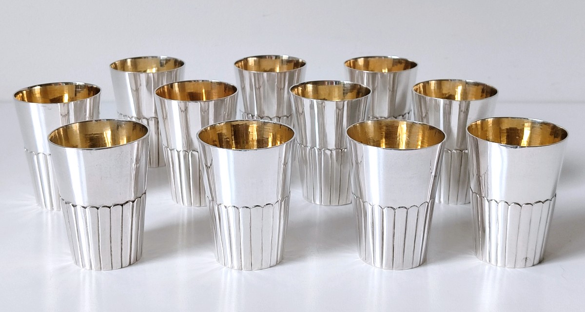 Onze gobelets pour le vin de riz en argent massif chinois 