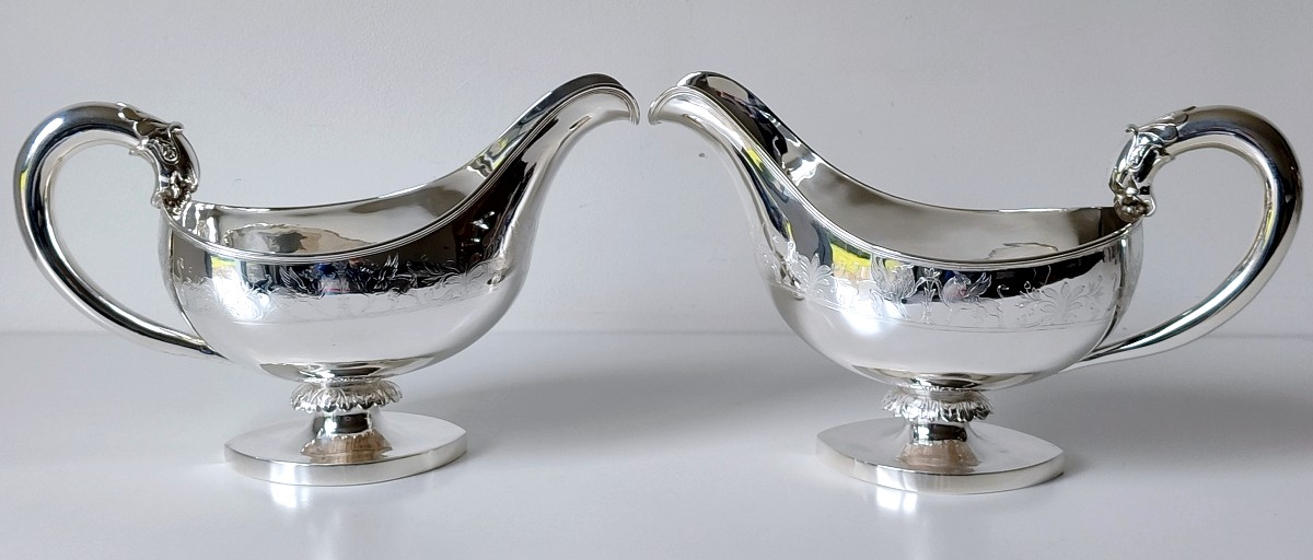 Une paire de saucières empire en argent massif 
