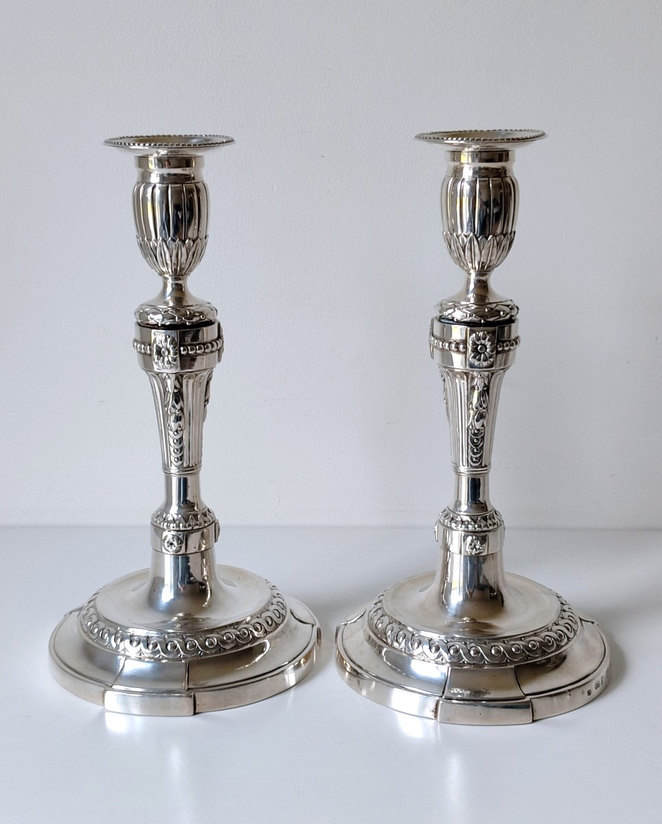 Une paire de bougeoirs en argent massif Liège 18ème siècle -photo-2